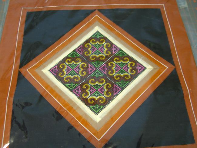 Center view pillow case